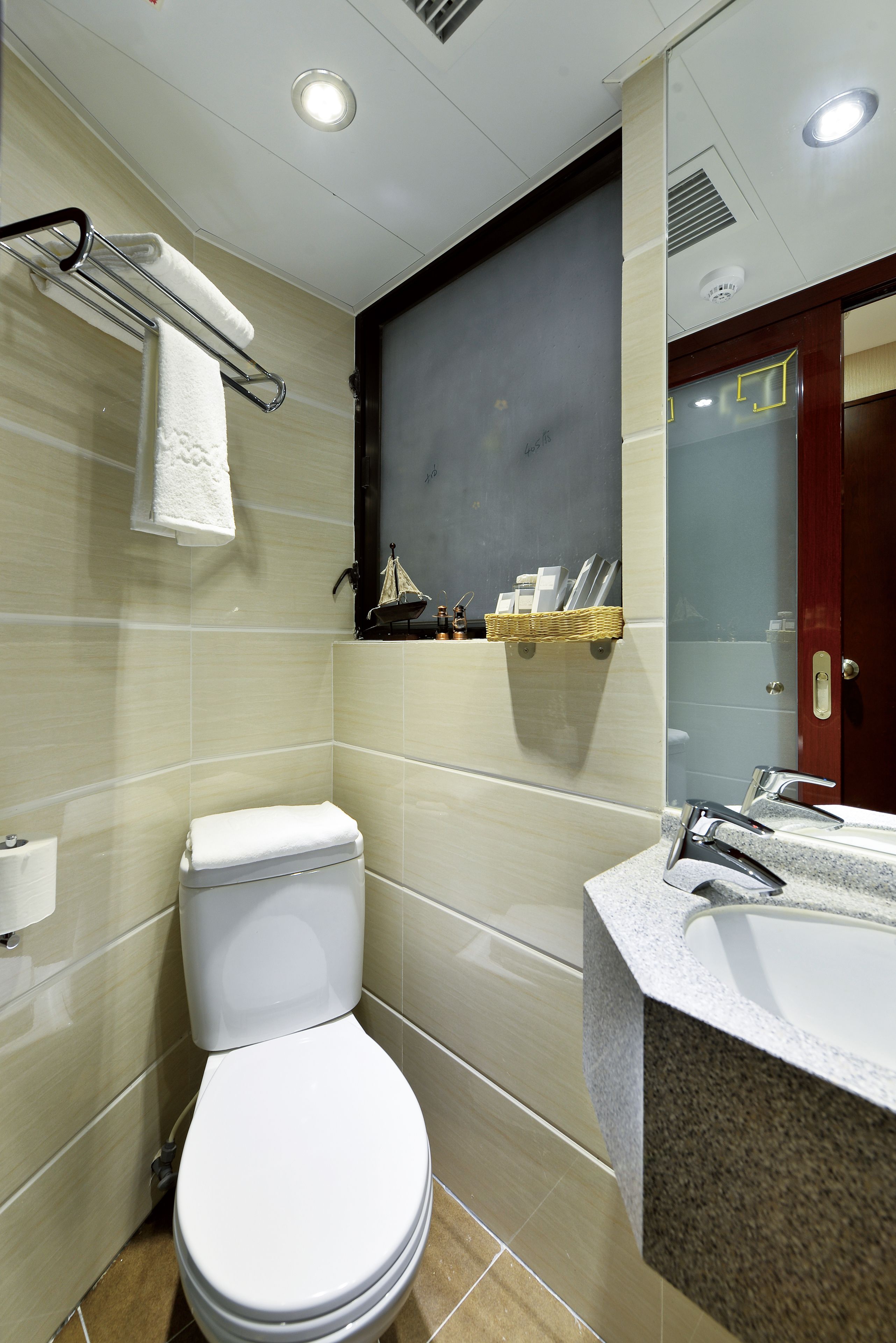 Photo - The Shai Red - formerly Mingle in The Shai