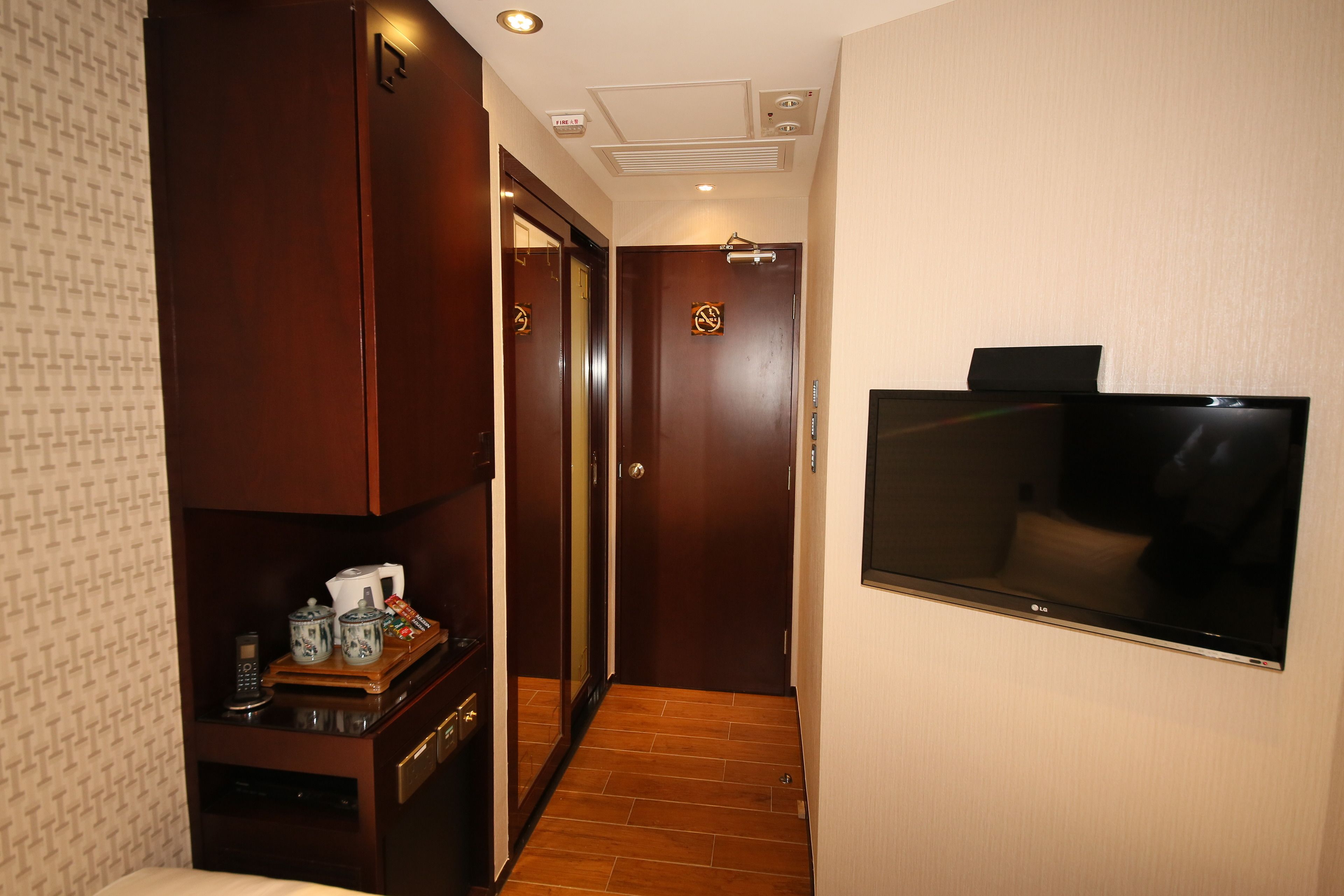 Photo - The Shai Red - formerly Mingle in The Shai