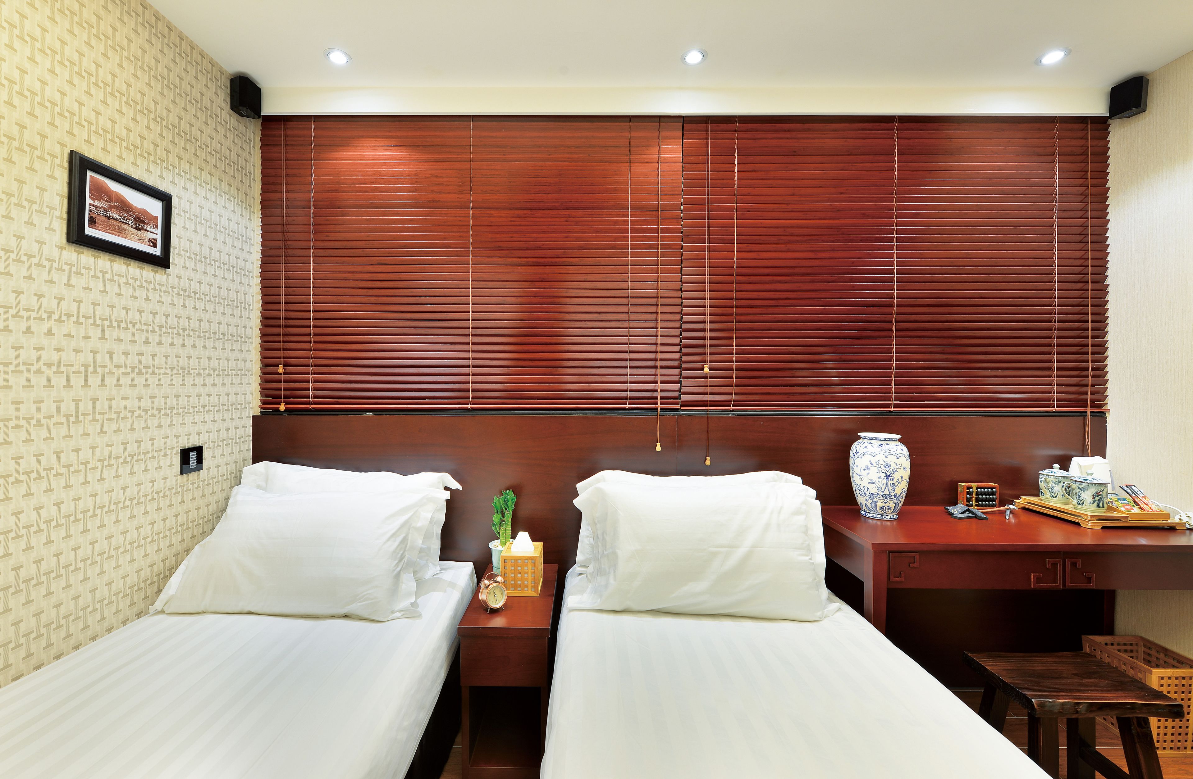 Photo - The Shai Red - formerly Mingle in The Shai