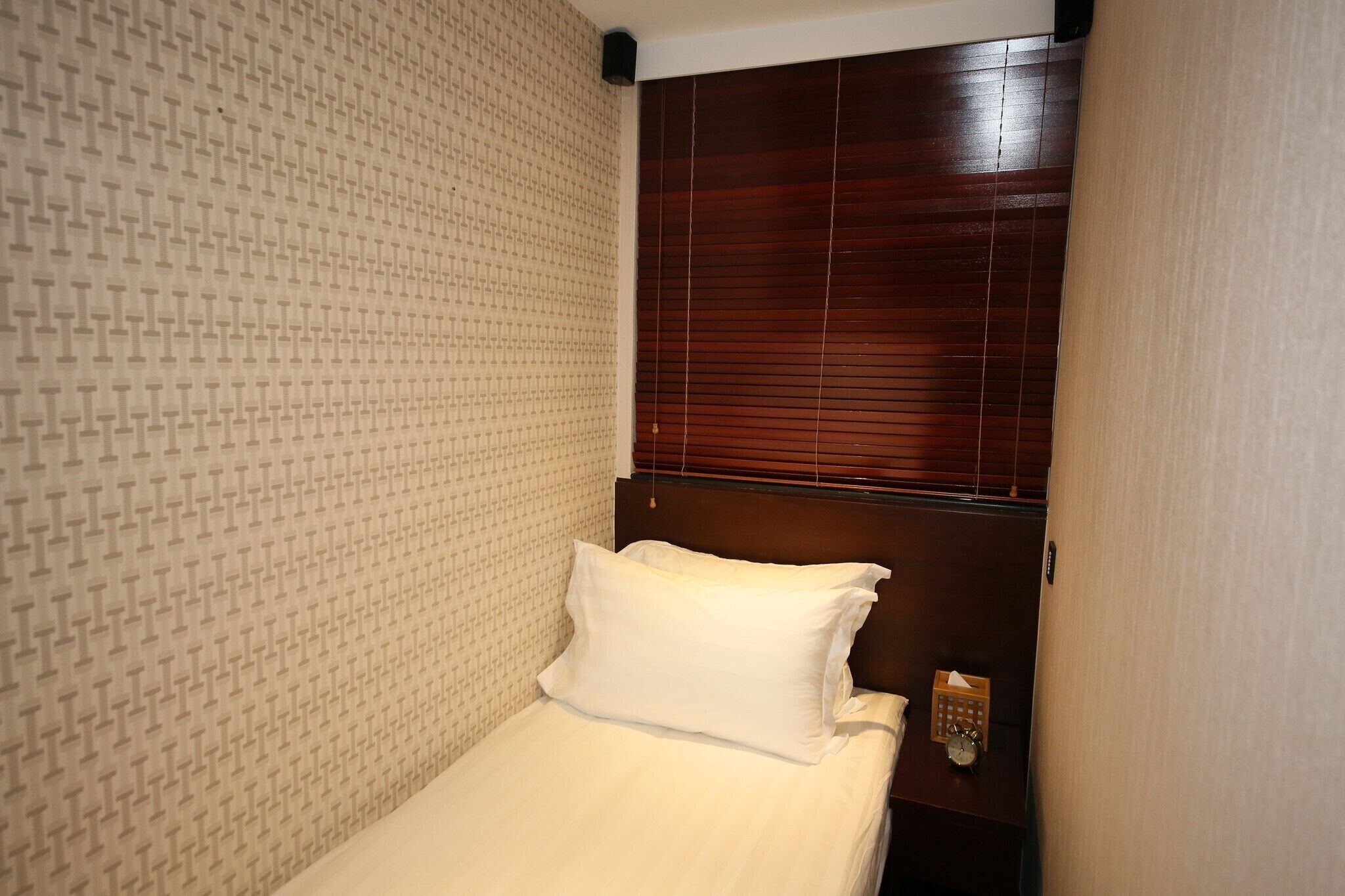 Photo - The Shai Red - formerly Mingle in The Shai