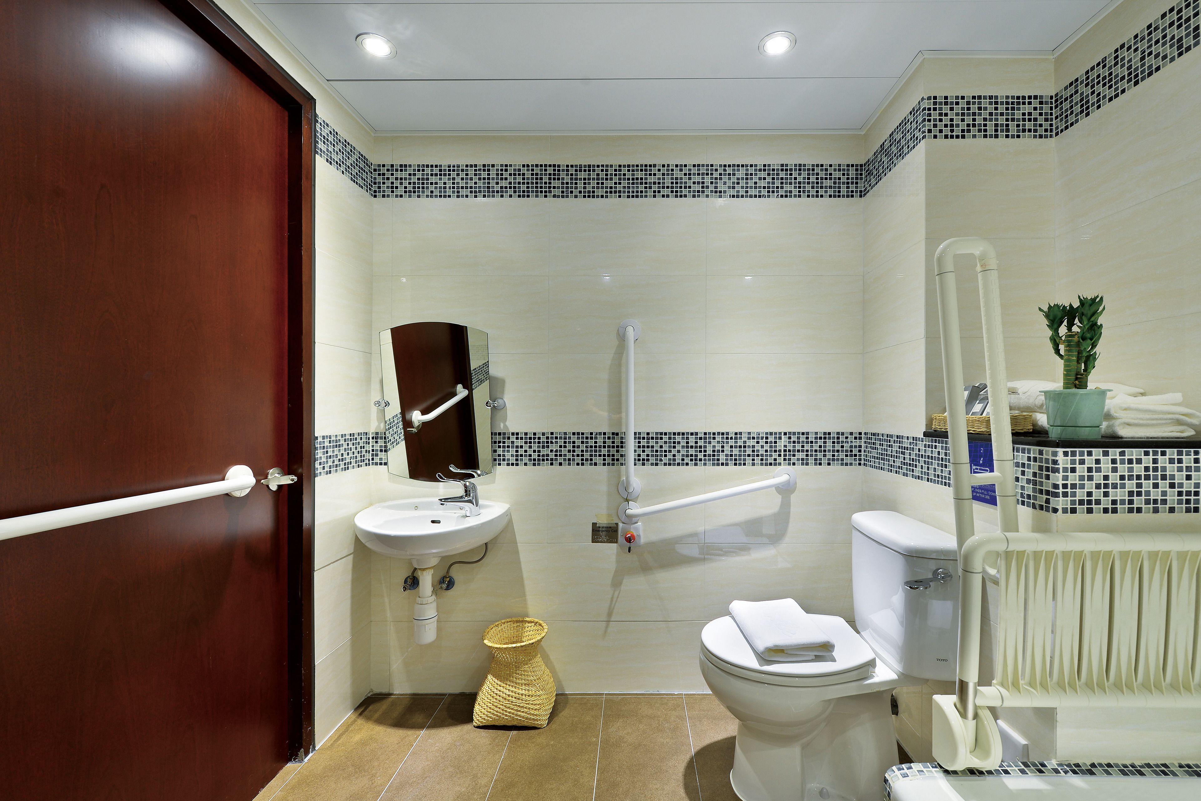 Photo - The Shai Red - formerly Mingle in The Shai