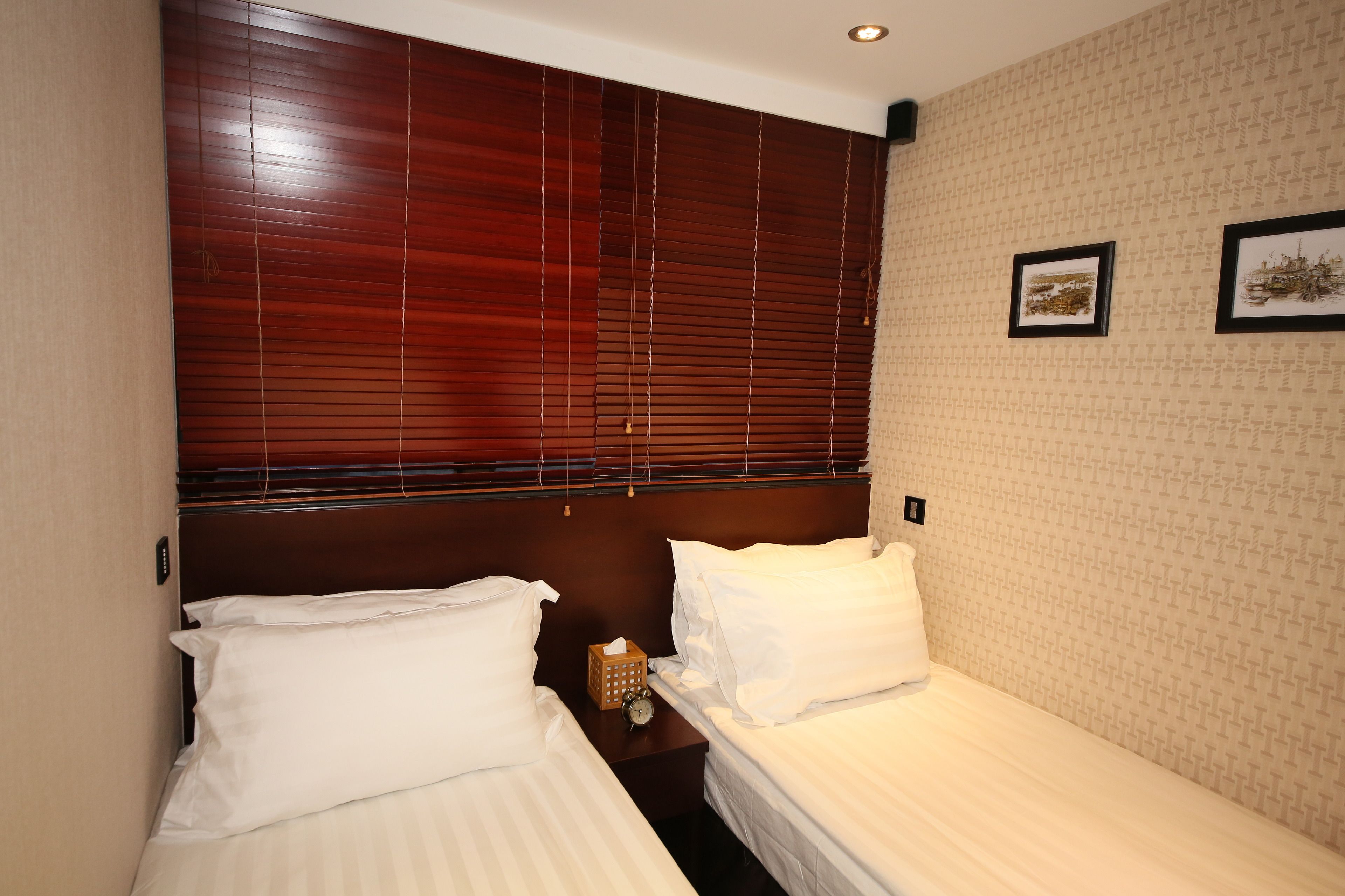 Photo - The Shai Red - formerly Mingle in The Shai