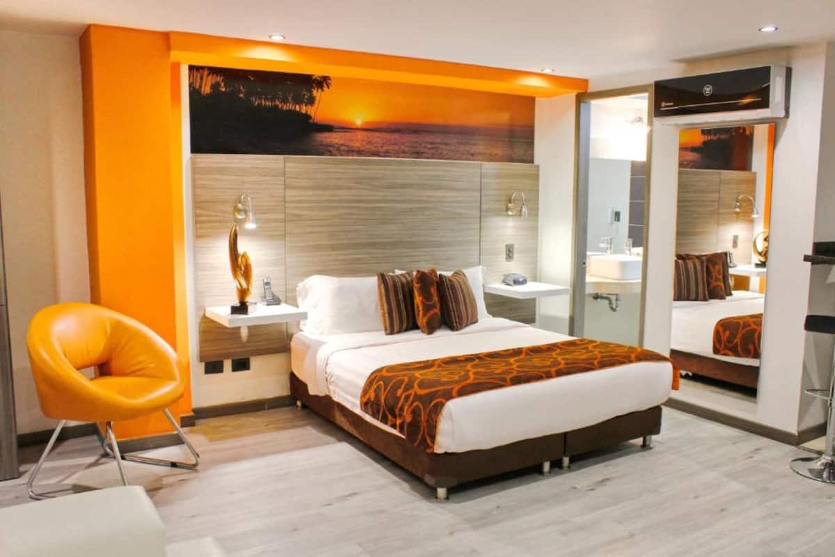 suite, 1 queen bed, balcony | egyptian cotton sheets, premium bedding, minibar, in-room safe