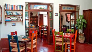 Se sirven desayunos
