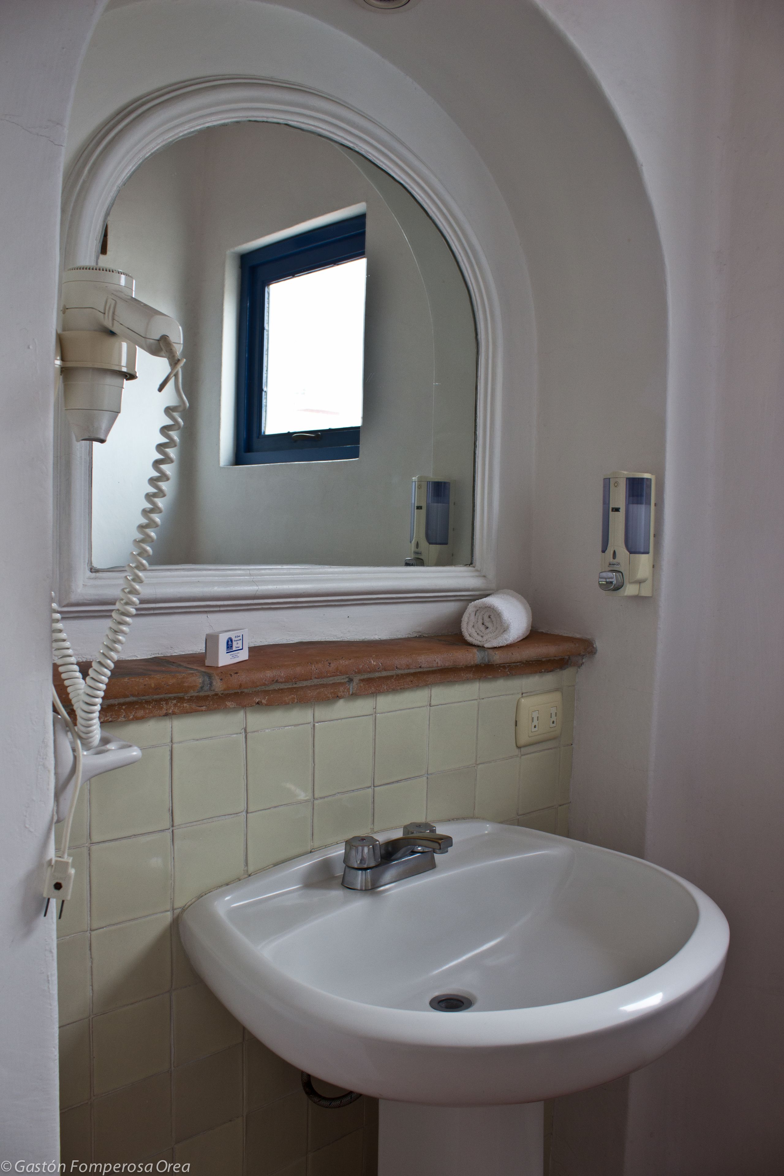 suite | bathroom sink