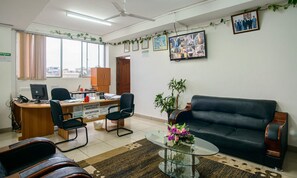 Reception - Diamond Plaza Apartments (Nairobi)