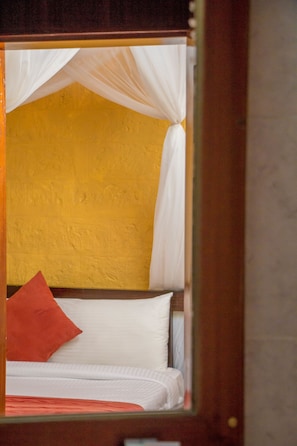 Premium bedding, in-room safe, desk, iron/ironing board - Bush House and Camp (Nairobi)