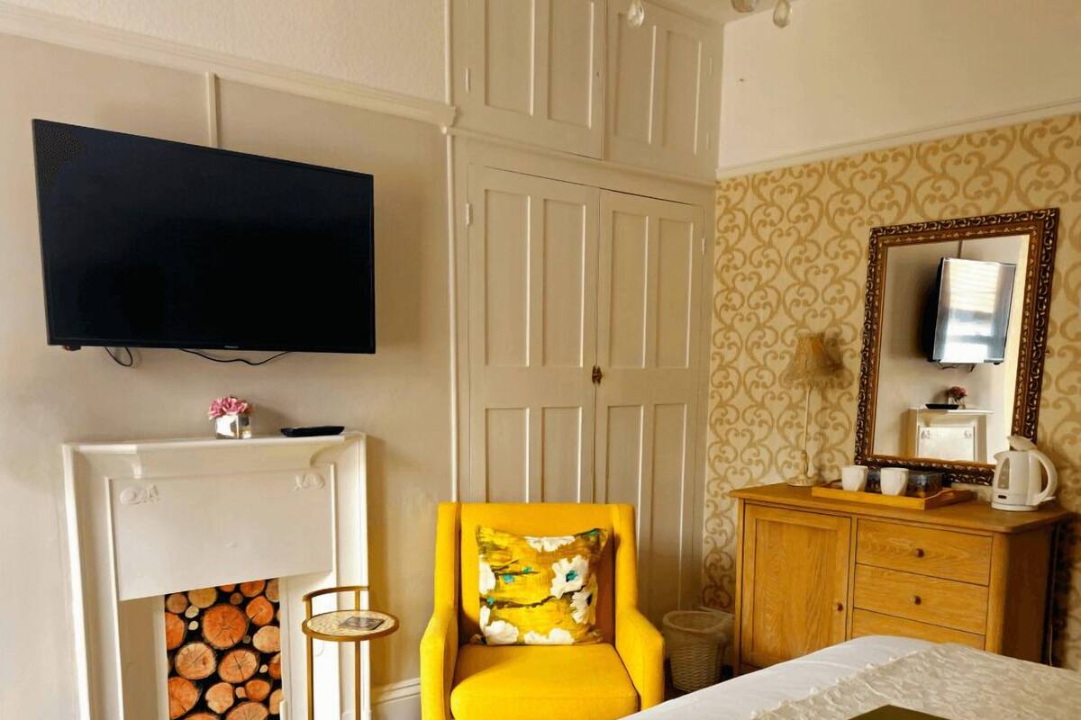 superior double room, ensuite (the adelphi -5) | 1 bedroom