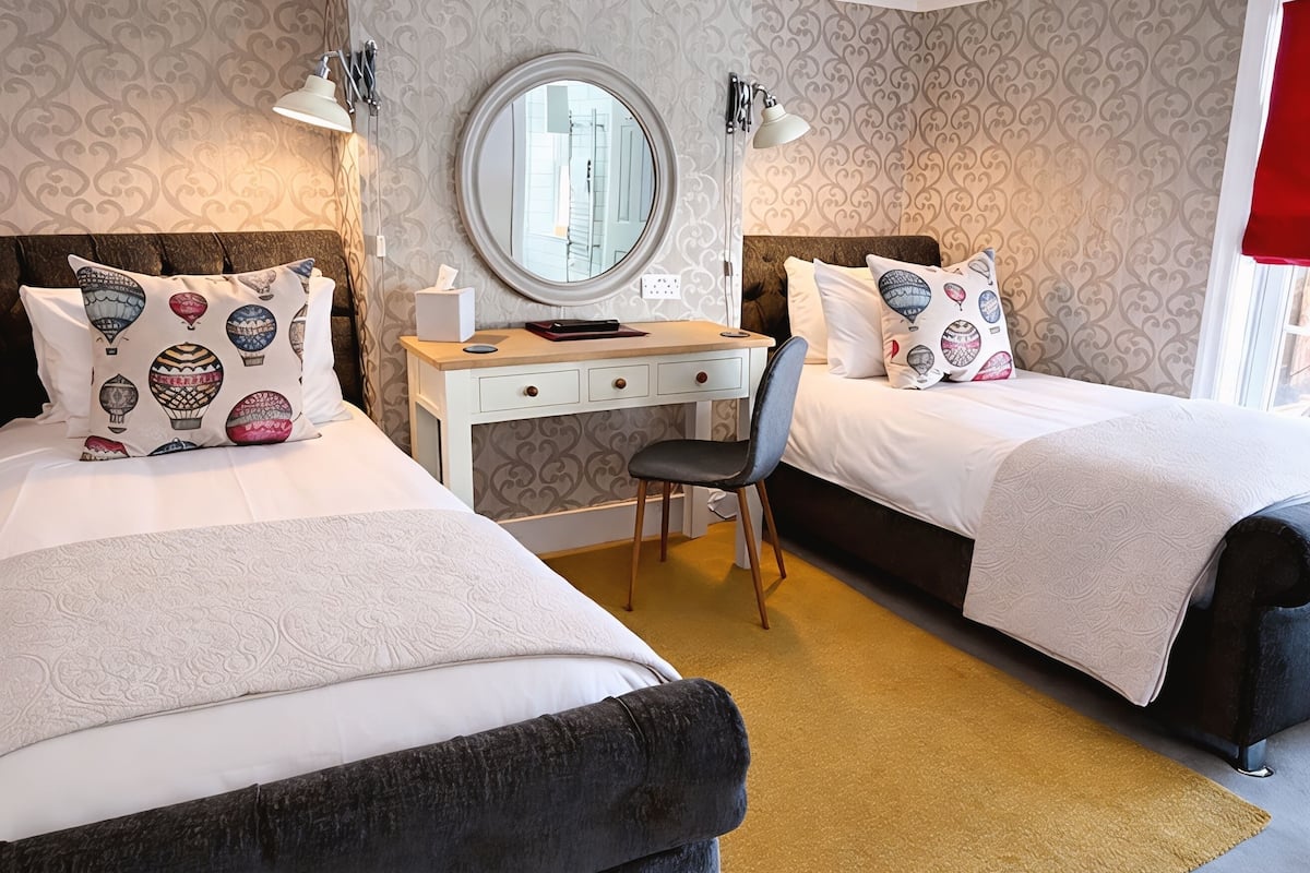 Deluxe Twin Room, Ensuite (The Old Vic -9)