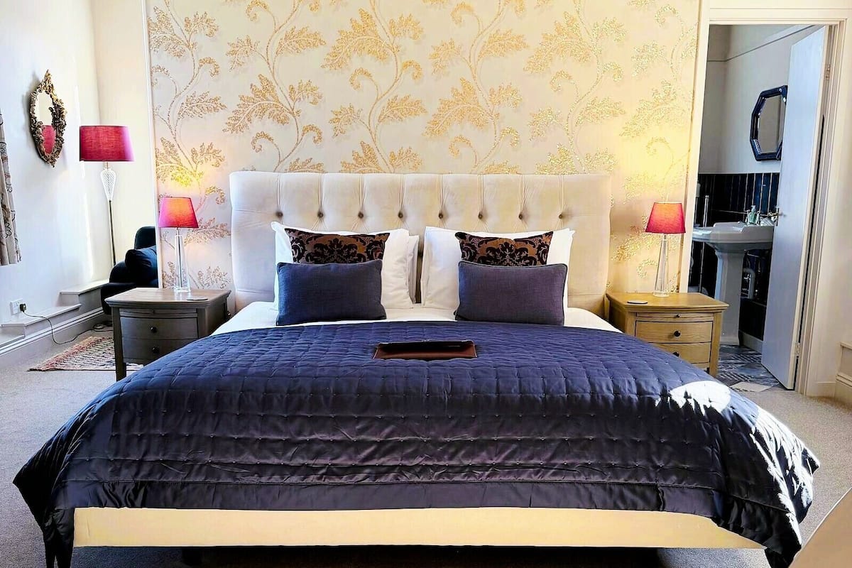 Superior Double Room, Ensuite (The Shaftesbury Suite - 1)
