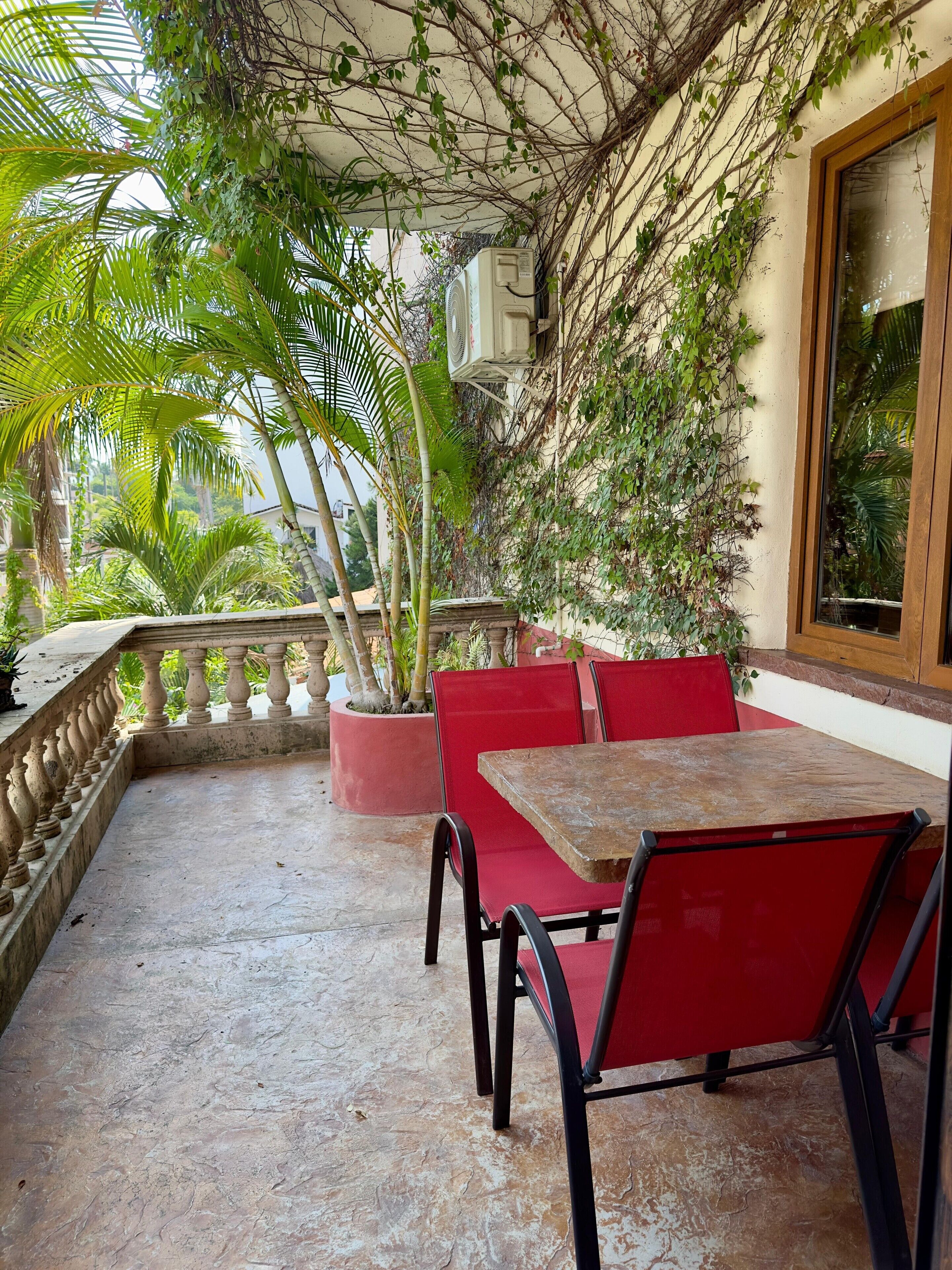 2 Bedroom Suite with Kitchen 201 | Aussenbereich