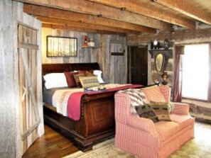 Superior Double Room, Ensuite (d The Cabin) | 1 bedroom, WiFi - The Olde Mill Inn Bed & Breakfast (Cumberland Gap)