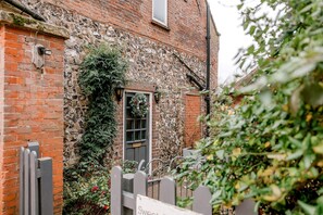 Superior Cottage, Ensuite (Sweet Chestnut) - Norfolk Mead (Norwich)