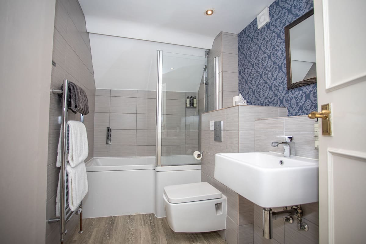 superior cottage, ensuite (sweet chestnut)