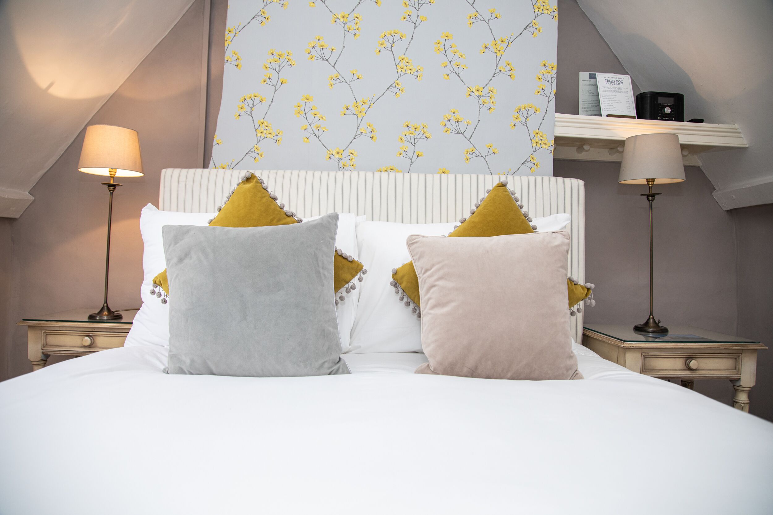 standard double room, ensuite (horseradish)