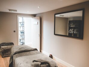 Miscellaneous - Norfolk Mead (Norwich)