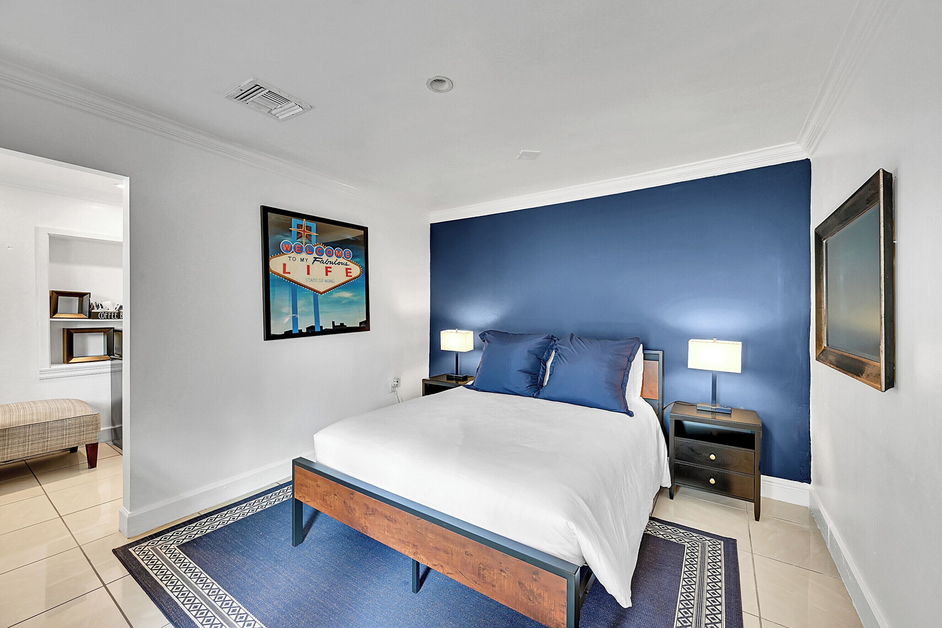 Courtyard Suite - Queen (B3) | Egyptian cotton sheets, premium bedding, in-room safe, laptop workspace