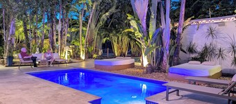 Inn On The Drive ( Adults Only) 