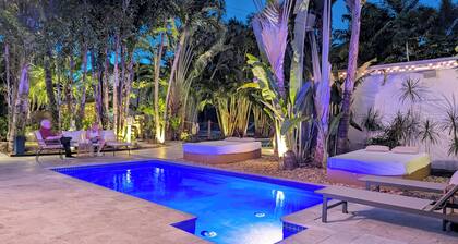 Inn On The Drive ( Adults Only)