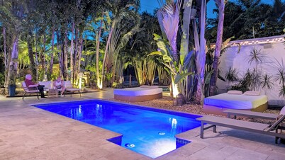 Inn On The Drive ( Adults Only) 