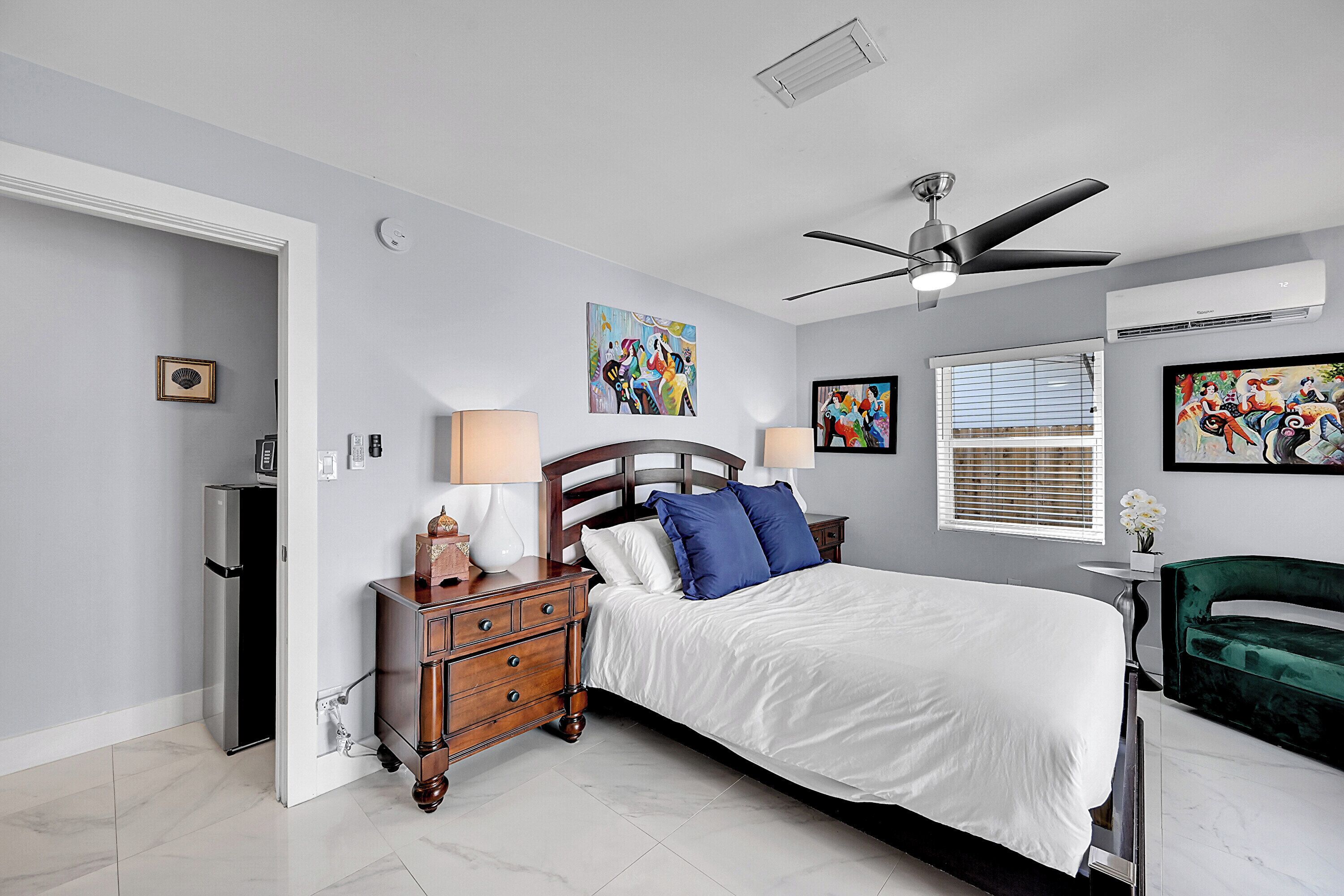 Prestige Suite - Queen (C2) | Egyptian cotton sheets, premium bedding, in-room safe, laptop workspace