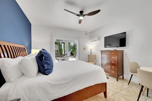 Habitación estándar doble, baño privado (Premier Lanai Full View) | Sábanas de algodón egipcio, ropa de cama de alta calidad, caja fuerte