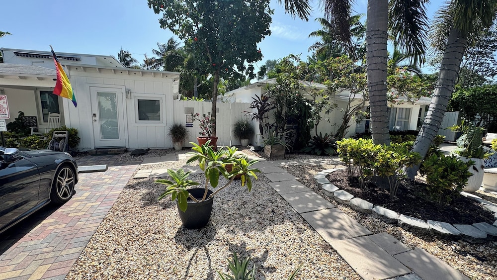 Inn on the Drive by null