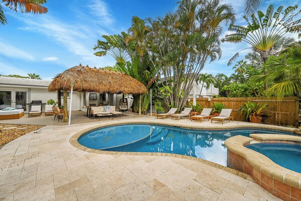 3 outdoor pools, a heated pool, open open 24 hours, pool umbrellas - Inn On The Drive ( Adults Only) (Wilton Manors)