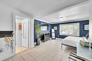Superior-Suite, mit Bad, Poolblick (Premium) | 1 Schlafzimmer, Bettwäsche aus ägyptischer Baumwolle