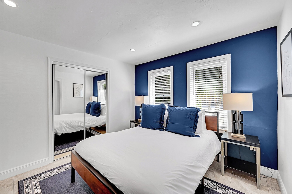 Inn on the Drive by null