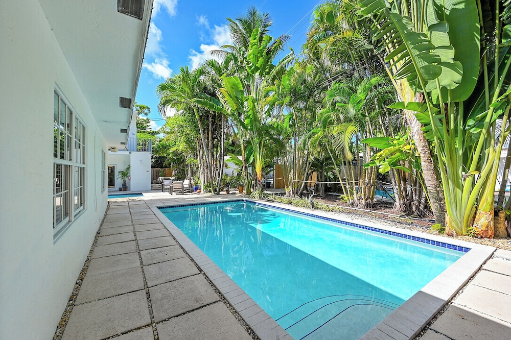 Inn on the Drive by null