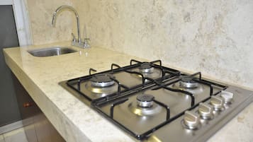 Caja de seguridad en la habitación y escritorio