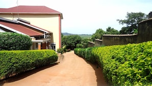 Garden - Dreams Guest House (Kampala)