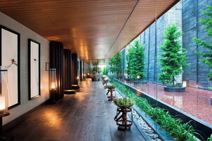 Αίθουσες περιποίησης για ζευγάρια, μια μπανιέρα υδρομασάζ, χαμάμ