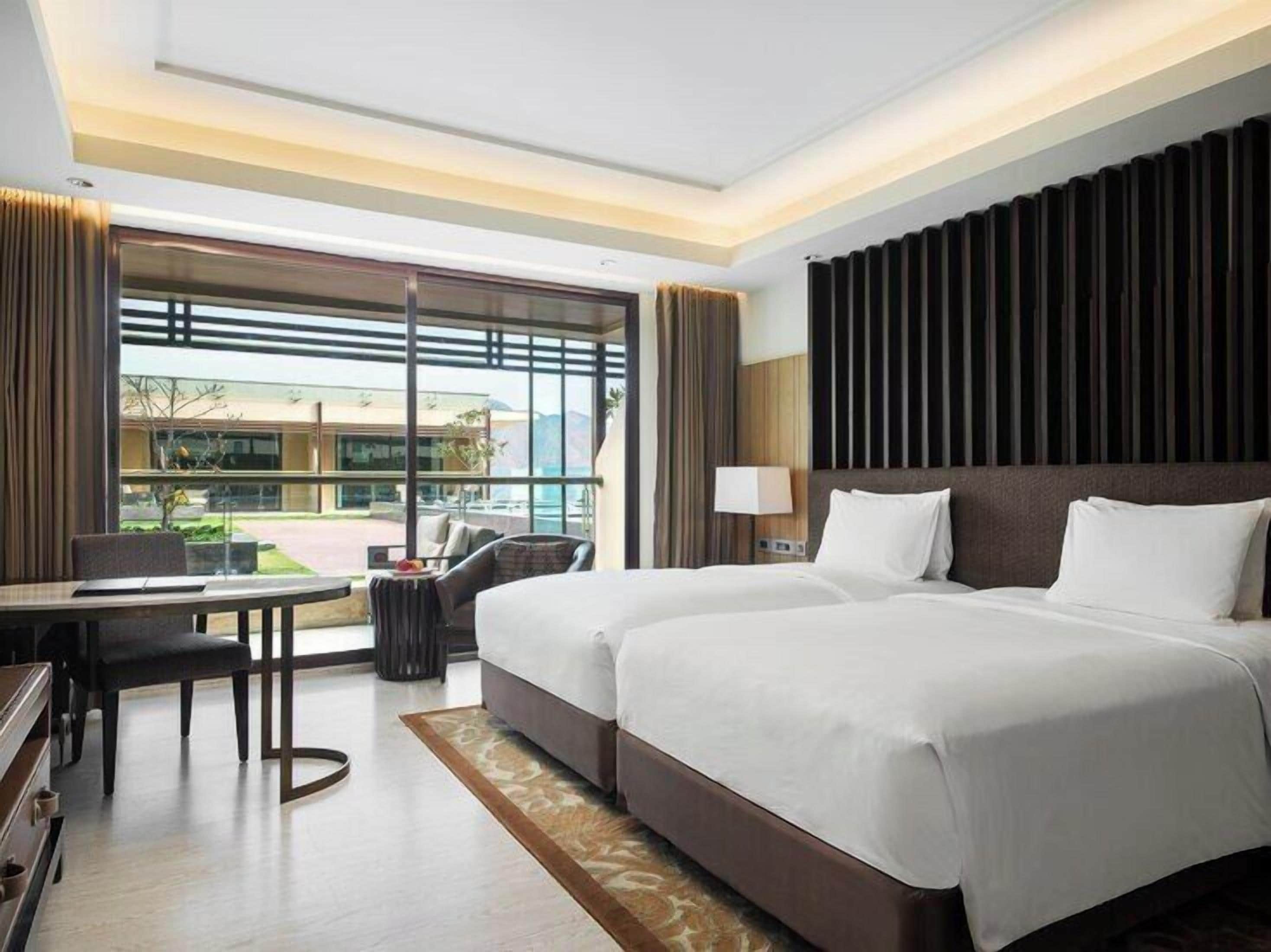 Room, 2 Twin Beds, Balcony | Down comforters, pillowtop beds, minibar, in-room safe