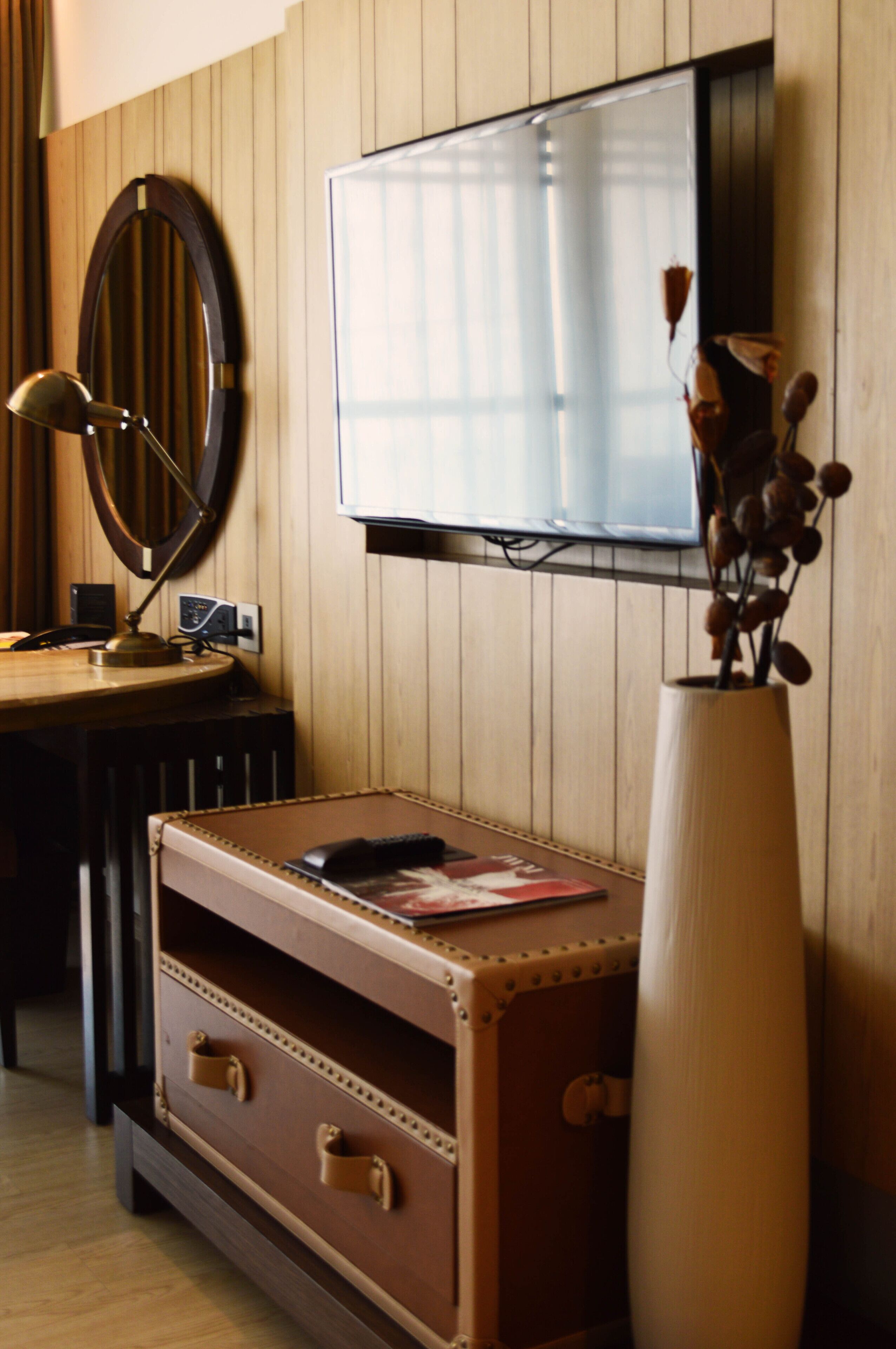 1 bedroom, down duvets, pillow-top beds, minibar