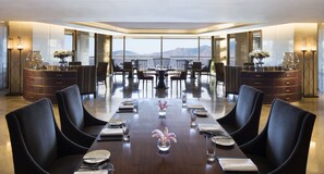 Daily buffet breakfast (INR 1500 per person)