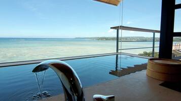 Bồn tắm và buồng tắm vòi sen riêng, bồn tắm ngâm