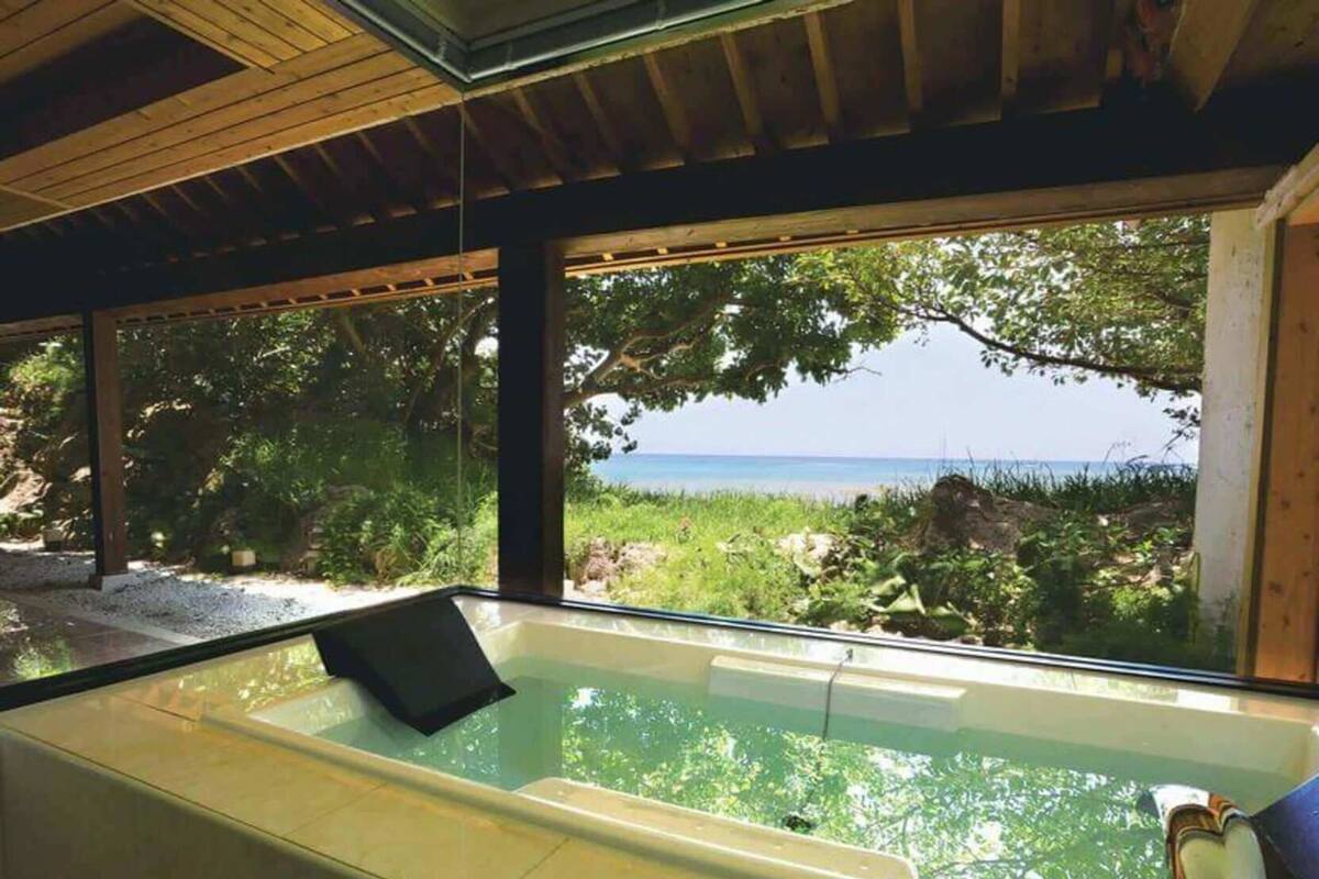 Spa | Couples treatment rooms, hot tub, massages