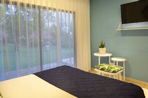 In-room safe, desk, free WiFi, bed sheets - Atami Escape Resort (Tamanique)