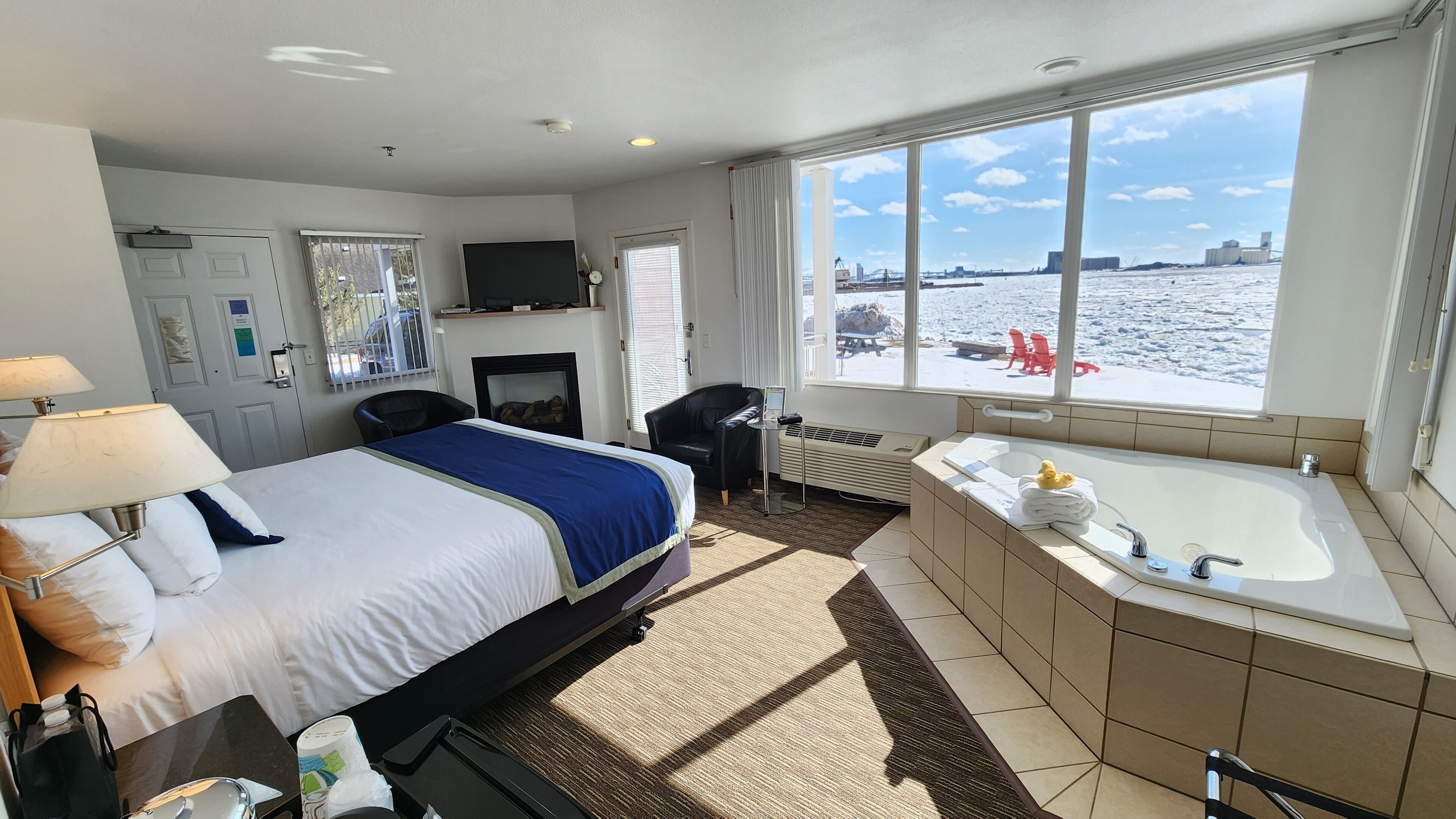Suíte júnior, 1 cama King, vista para a baía | Roupas de cama premium, quartos à prova de som