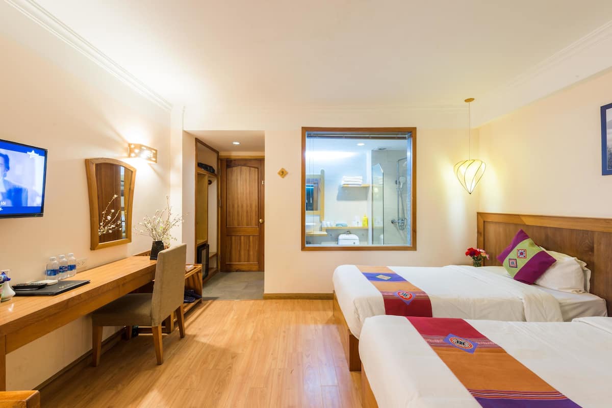 Minibar, in-room safe, desk, rollaway beds