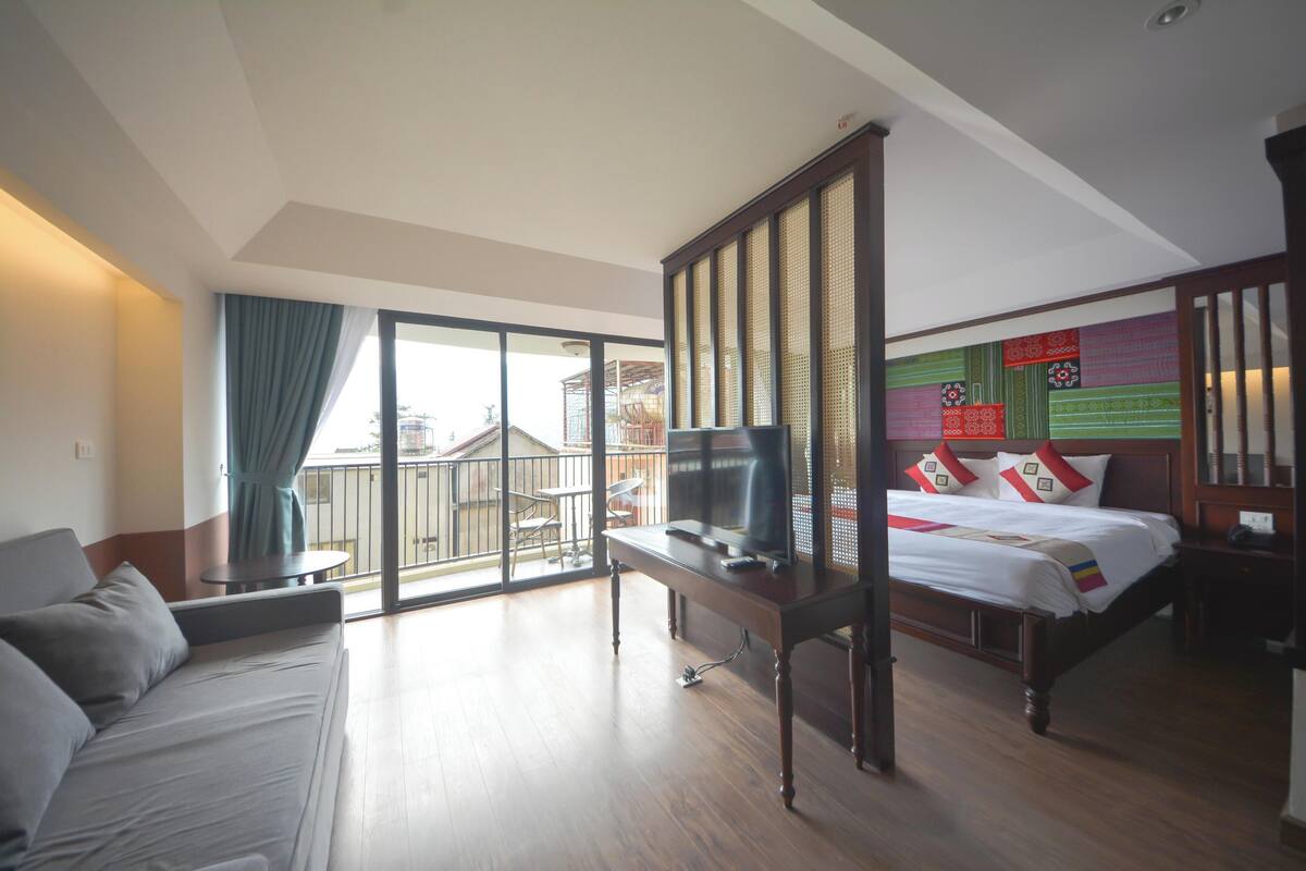 Minibar, coffres-forts dans les chambres, bureau, Wi-Fi gratuit