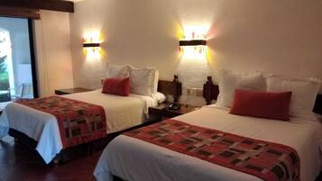 Standard Double Room | WiFi, bed sheets