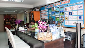 Check-in/check-out kiosk