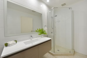 Free toiletries, hair dryer, towels, shampoo - Seascape Holidays- Beaches (Port Douglas)