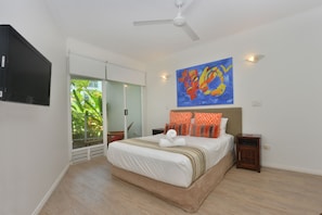 Individually furnished, iron/ironing board, cribs/infant beds, free WiFi - Seascape Holidays- Beaches (Port Douglas)