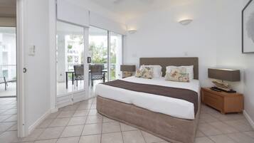 Apartemen | Dilengkapi dengan perabotan berbeda-beda dan setrika/meja setrika