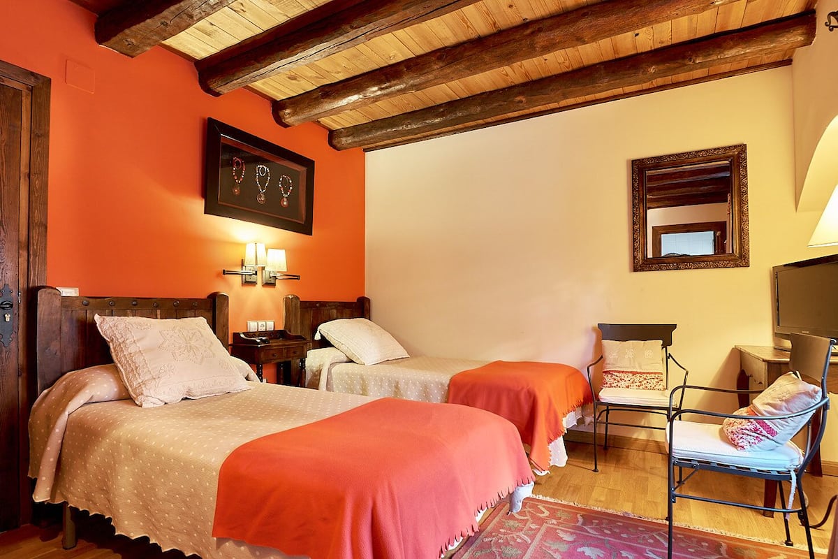 Traditional Twin Room, Balcony (Exterior) | Free WiFi, bed sheets