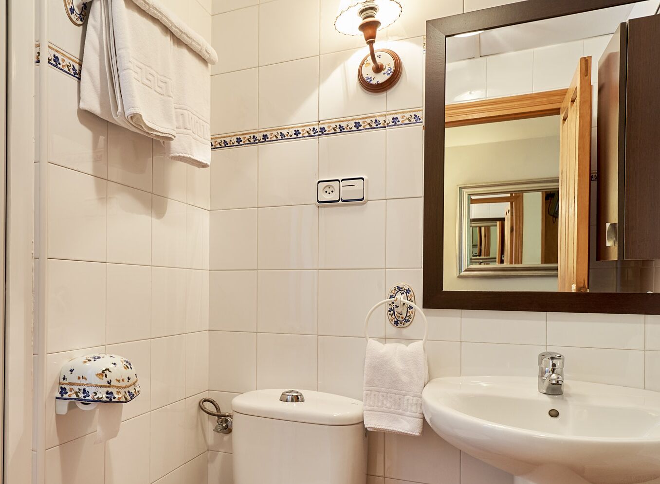 Basic Double Room, Balcony (Exterior) | Bathroom | Shower